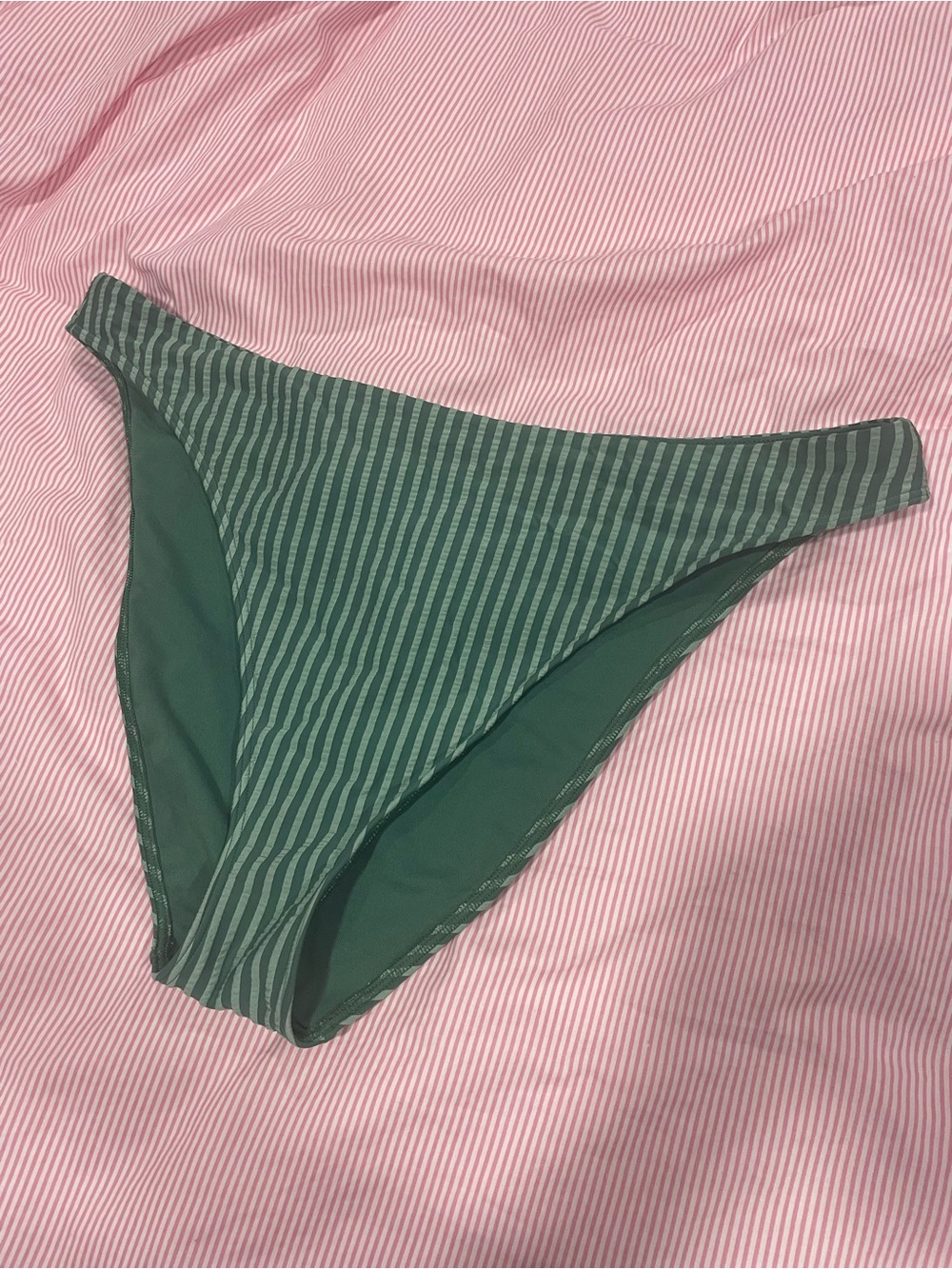 Abercrombie mid rise high-leg moderate swim bottoms, size XL